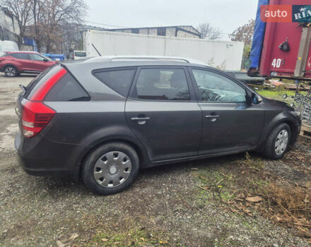 Серый Киа Сид, объемом двигателя 1.6 л и пробегом 223 тыс. км за 7400 $, фото 3 на Automoto.ua