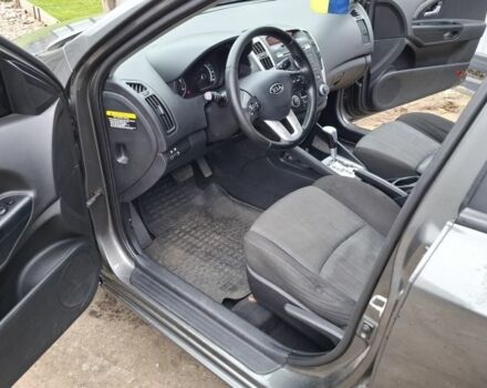 Серый Киа Сид, объемом двигателя 1.6 л и пробегом 245 тыс. км за 5200 $, фото 7 на Automoto.ua