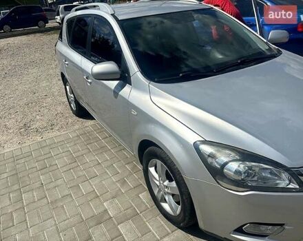 Сірий Кіа Сід, об'ємом двигуна 1.4 л та пробігом 200 тис. км за 7500 $, фото 6 на Automoto.ua