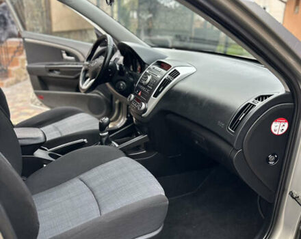 Киа Сид 2011 в Калуше на Automoto.ua Серый Киа Сид, объемом двигателя 1.6 л и пробегом 225 тыс. км за 6200 $, фото 29 на Automoto.ua