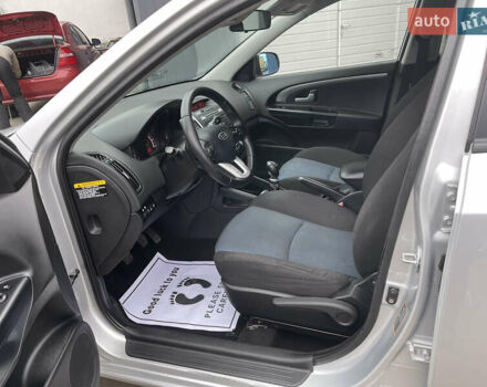 Серый Киа Сид, объемом двигателя 1.59 л и пробегом 207 тыс. км за 6700 $, фото 21 на Automoto.ua