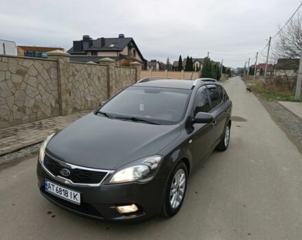 Серый Киа Сид, объемом двигателя 1.6 л и пробегом 268 тыс. км за 6377 $, фото 7 на Automoto.ua