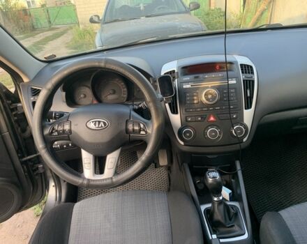 Серый Киа Сид, объемом двигателя 1.6 л и пробегом 238 тыс. км за 6700 $, фото 3 на Automoto.ua