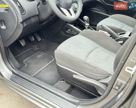 Серый Киа Сид, объемом двигателя 1.59 л и пробегом 187 тыс. км за 6700 $, фото 31 на Automoto.ua