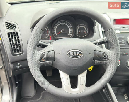 Серый Киа Сид, объемом двигателя 1.59 л и пробегом 187 тыс. км за 6700 $, фото 29 на Automoto.ua