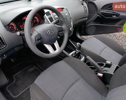 Серый Киа Сид, объемом двигателя 1.4 л и пробегом 187 тыс. км за 6200 $, фото 24 на Automoto.ua
