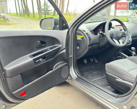 Серый Киа Сид, объемом двигателя 1.59 л и пробегом 187 тыс. км за 6700 $, фото 30 на Automoto.ua