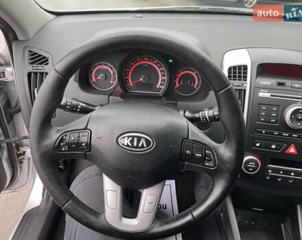 Серый Киа Сид, объемом двигателя 1.59 л и пробегом 207 тыс. км за 6700 $, фото 24 на Automoto.ua