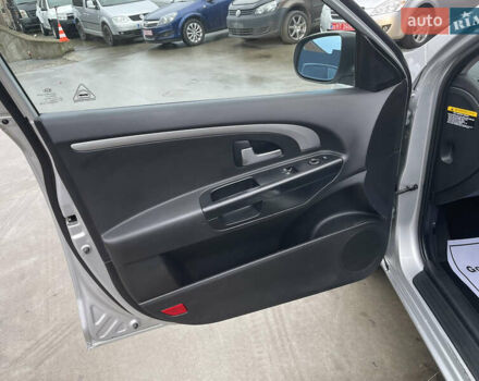 Серый Киа Сид, объемом двигателя 1.59 л и пробегом 207 тыс. км за 6700 $, фото 20 на Automoto.ua