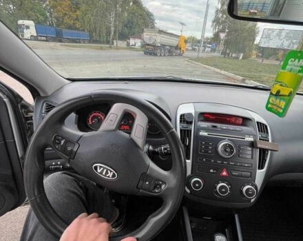 Серый Киа Сид, объемом двигателя 1.4 л и пробегом 220 тыс. км за 6999 $, фото 14 на Automoto.ua