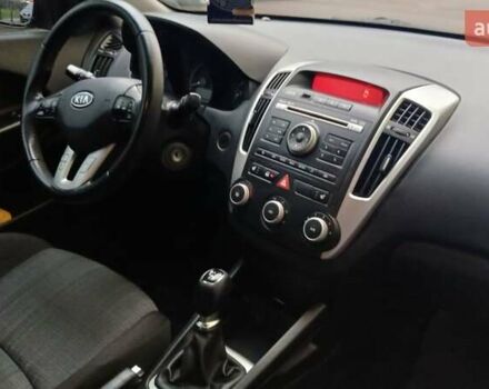 Серый Киа Сид, объемом двигателя 1.58 л и пробегом 260 тыс. км за 5800 $, фото 8 на Automoto.ua