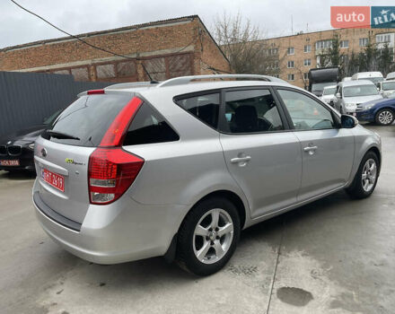 Серый Киа Сид, объемом двигателя 1.59 л и пробегом 207 тыс. км за 6700 $, фото 16 на Automoto.ua