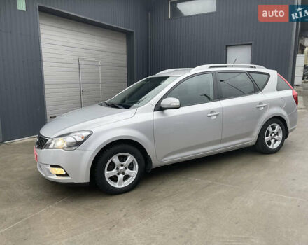 Серый Киа Сид, объемом двигателя 1.59 л и пробегом 207 тыс. км за 6700 $, фото 8 на Automoto.ua