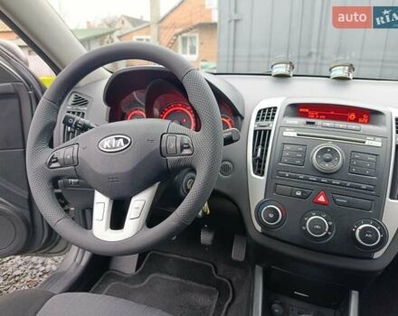 Серый Киа Сид, объемом двигателя 1.4 л и пробегом 187 тыс. км за 6200 $, фото 6 на Automoto.ua