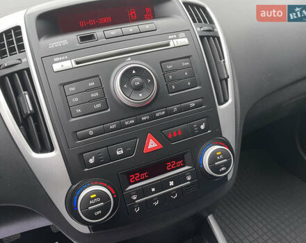 Серый Киа Сид, объемом двигателя 1.59 л и пробегом 207 тыс. км за 6700 $, фото 28 на Automoto.ua