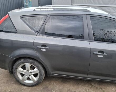 Серый Киа Сид, объемом двигателя 1.6 л и пробегом 245 тыс. км за 5200 $, фото 3 на Automoto.ua