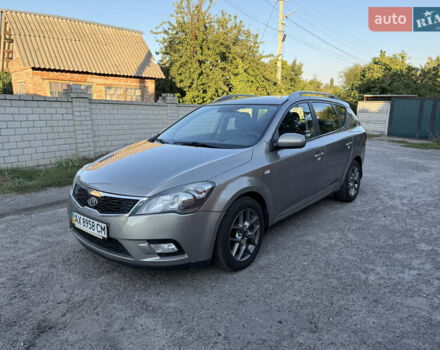 Серый Киа Сид, объемом двигателя 1.6 л и пробегом 190 тыс. км за 5900 $, фото 13 на Automoto.ua