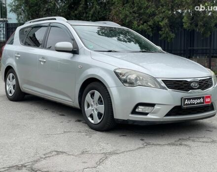 Серый Киа Сид, объемом двигателя 1.4 л и пробегом 298 тыс. км за 7290 $, фото 4 на Automoto.ua