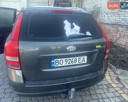 Серый Киа Сид, объемом двигателя 1.58 л и пробегом 300 тыс. км за 6000 $, фото 3 на Automoto.ua