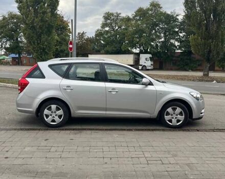 Серый Киа Сид, объемом двигателя 1.4 л и пробегом 220 тыс. км за 6999 $, фото 6 на Automoto.ua