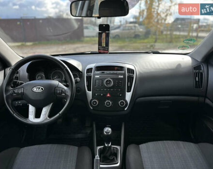 Кіа Сід 2011 у Вінниці на Automoto.ua Сірий Кіа Сід, об'ємом двигуна 1.6 л та пробігом 237 тис. км за 6800 $, фото 46 на Automoto.ua