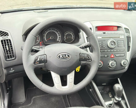 Серый Киа Сид, объемом двигателя 1.59 л и пробегом 187 тыс. км за 6700 $, фото 33 на Automoto.ua