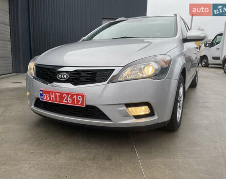 Серый Киа Сид, объемом двигателя 1.59 л и пробегом 207 тыс. км за 6700 $, фото 6 на Automoto.ua