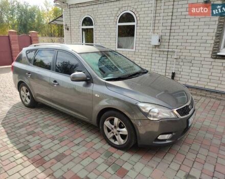 Серый Киа Сид, объемом двигателя 1.58 л и пробегом 241 тыс. км за 5700 $, фото 2 на Automoto.ua