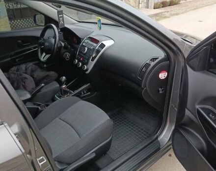 Серый Киа Сид, объемом двигателя 1.6 л и пробегом 259 тыс. км за 6189 $, фото 10 на Automoto.ua