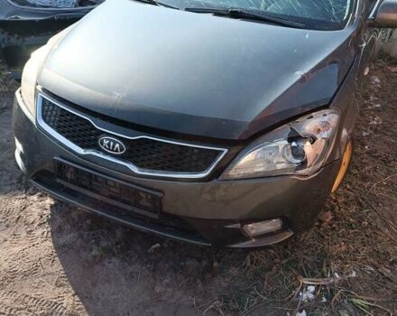 Сірий Кіа Сід, об'ємом двигуна 1.6 л та пробігом 300 тис. км за 2500 $, фото 7 на Automoto.ua