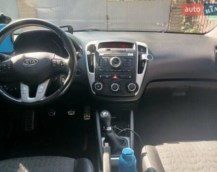 Серый Киа Сид, объемом двигателя 1.6 л и пробегом 215 тыс. км за 7200 $, фото 4 на Automoto.ua