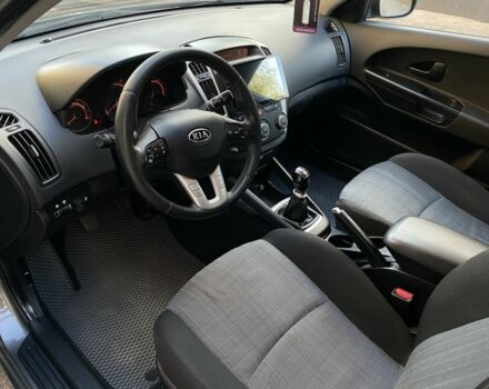 Серый Киа Сид, объемом двигателя 1.6 л и пробегом 189 тыс. км за 6300 $, фото 10 на Automoto.ua