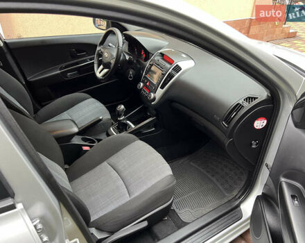 Серый Киа Сид, объемом двигателя 1.6 л и пробегом 207 тыс. км за 7450 $, фото 20 на Automoto.ua