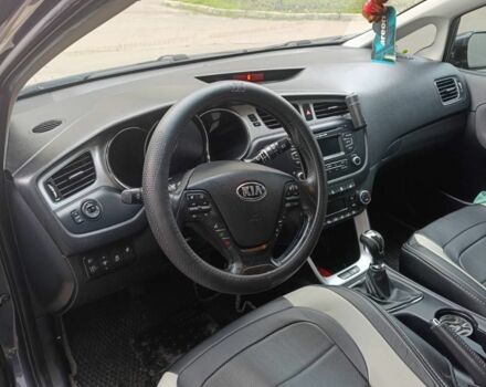 Серый Киа Сид, объемом двигателя 1.6 л и пробегом 327 тыс. км за 7500 $, фото 6 на Automoto.ua