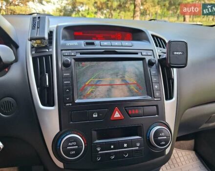 Серый Киа Сид, объемом двигателя 1.6 л и пробегом 140 тыс. км за 8950 $, фото 18 на Automoto.ua