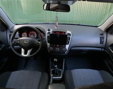 Серый Киа Сид, объемом двигателя 1.6 л и пробегом 189 тыс. км за 6300 $, фото 20 на Automoto.ua