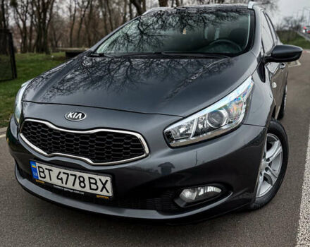 Серый Киа Сид, объемом двигателя 1.59 л и пробегом 160 тыс. км за 10999 $, фото 5 на Automoto.ua