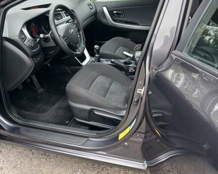 Серый Киа Сид, объемом двигателя 1.6 л и пробегом 270 тыс. км за 9299 $, фото 8 на Automoto.ua