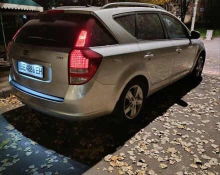 Серый Киа Сид, объемом двигателя 1.58 л и пробегом 270 тыс. км за 7200 $, фото 4 на Automoto.ua