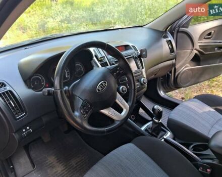 Серый Киа Сид, объемом двигателя 1.6 л и пробегом 140 тыс. км за 8950 $, фото 19 на Automoto.ua