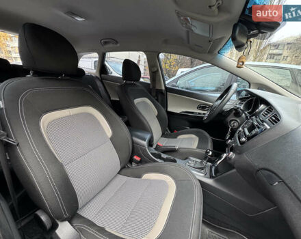 Сірий Кіа Сід, об'ємом двигуна 1.59 л та пробігом 160 тис. км за 9700 $, фото 4 на Automoto.ua