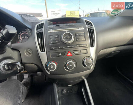 Сірий Кіа Сід, об'ємом двигуна 0 л та пробігом 218 тис. км за 5500 $, фото 11 на Automoto.ua