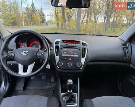 Серый Киа Сид, объемом двигателя 1.4 л и пробегом 188 тыс. км за 6500 $, фото 9 на Automoto.ua
