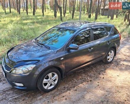 Серый Киа Сид, объемом двигателя 1.6 л и пробегом 140 тыс. км за 8950 $, фото 4 на Automoto.ua