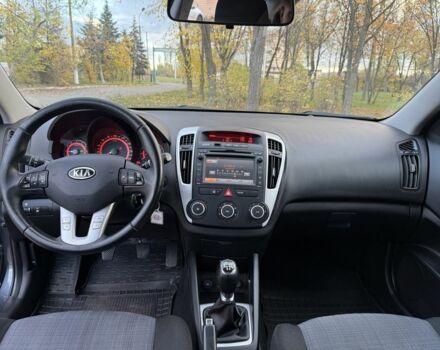 Серый Киа Сид, объемом двигателя 1.4 л и пробегом 190 тыс. км за 6500 $, фото 10 на Automoto.ua