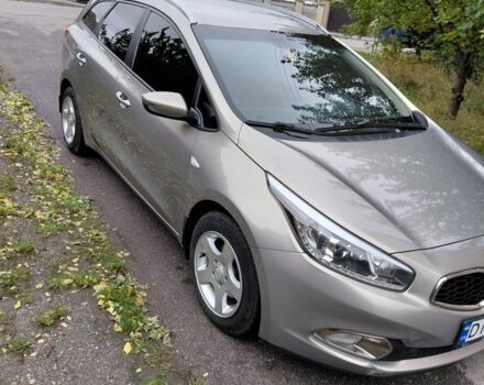 Серый Киа Сид, объемом двигателя 1.6 л и пробегом 250 тыс. км за 7000 $, фото 3 на Automoto.ua
