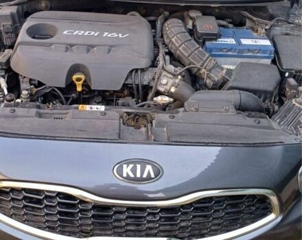 Серый Киа Сид, объемом двигателя 1.6 л и пробегом 250 тыс. км за 8000 $, фото 2 на Automoto.ua