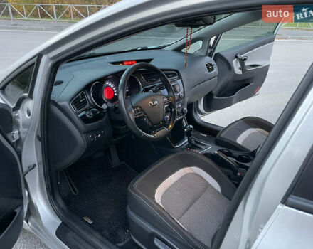 Кіа Сід 2013 у Красилове на Automoto.ua Сірий Кіа Сід, об'ємом двигуна 1.58 л та пробігом 200 тис. км за 9600 $, фото 9 на Automoto.ua