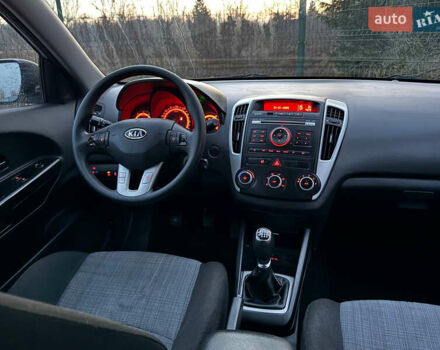 Сірий Кіа Сід, об'ємом двигуна 1.6 л та пробігом 202 тис. км за 7350 $, фото 95 на Automoto.ua