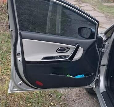 Серый Киа Сид, объемом двигателя 1.58 л и пробегом 128 тыс. км за 10000 $, фото 9 на Automoto.ua